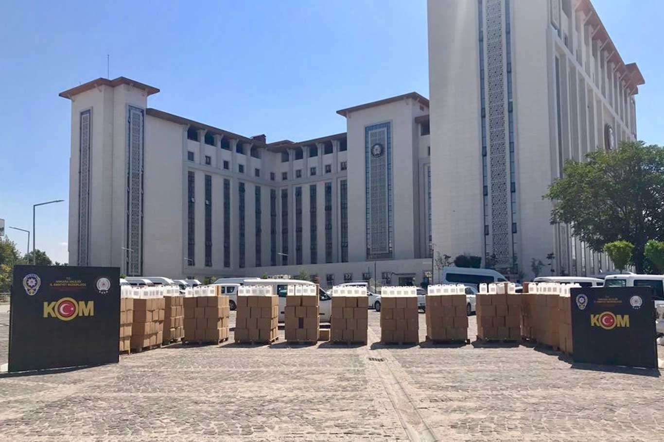 Ankara'da 12 bin litre etil alkol ele geçirildi Ankara'da 12 bin litre etil alkol ele geçirildi
